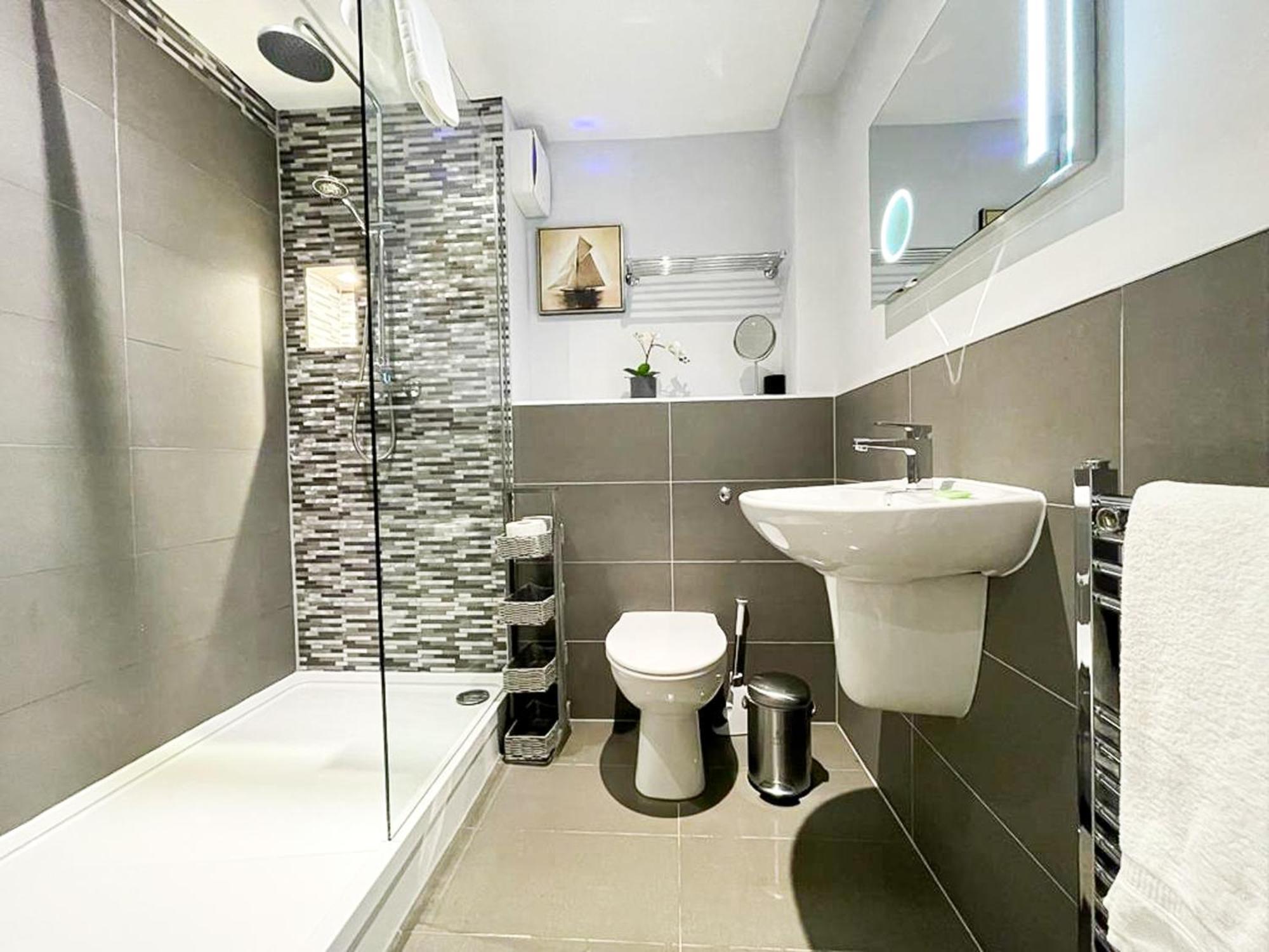 Modern 3 Bedroom Apartment, West End Edinburgh Bagian luar foto